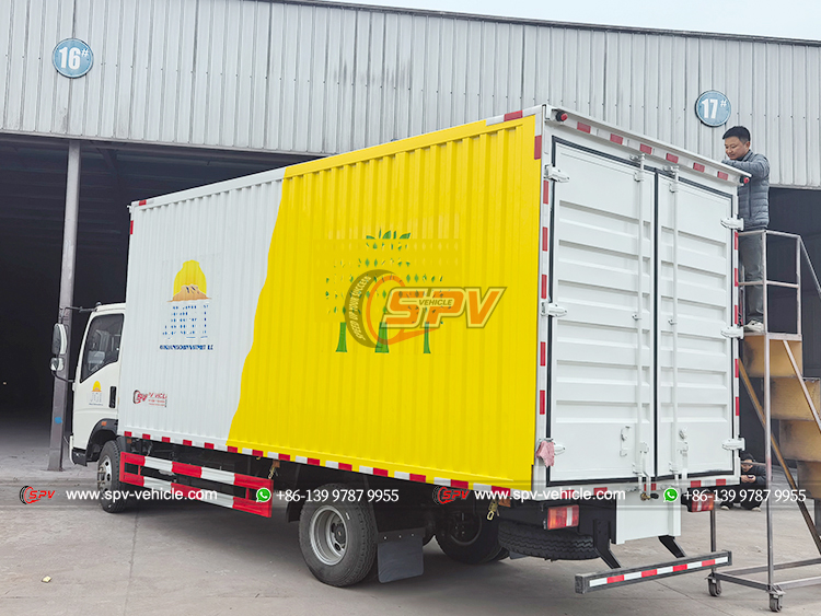 Howo Light-duty Wing Van Truck 